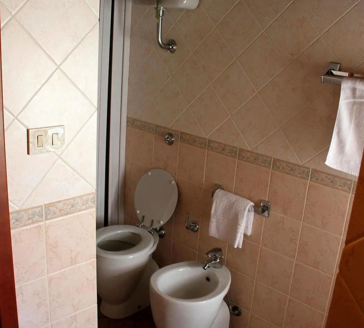 Hotel Le Case Del Girasole Abc Cefalu Italy